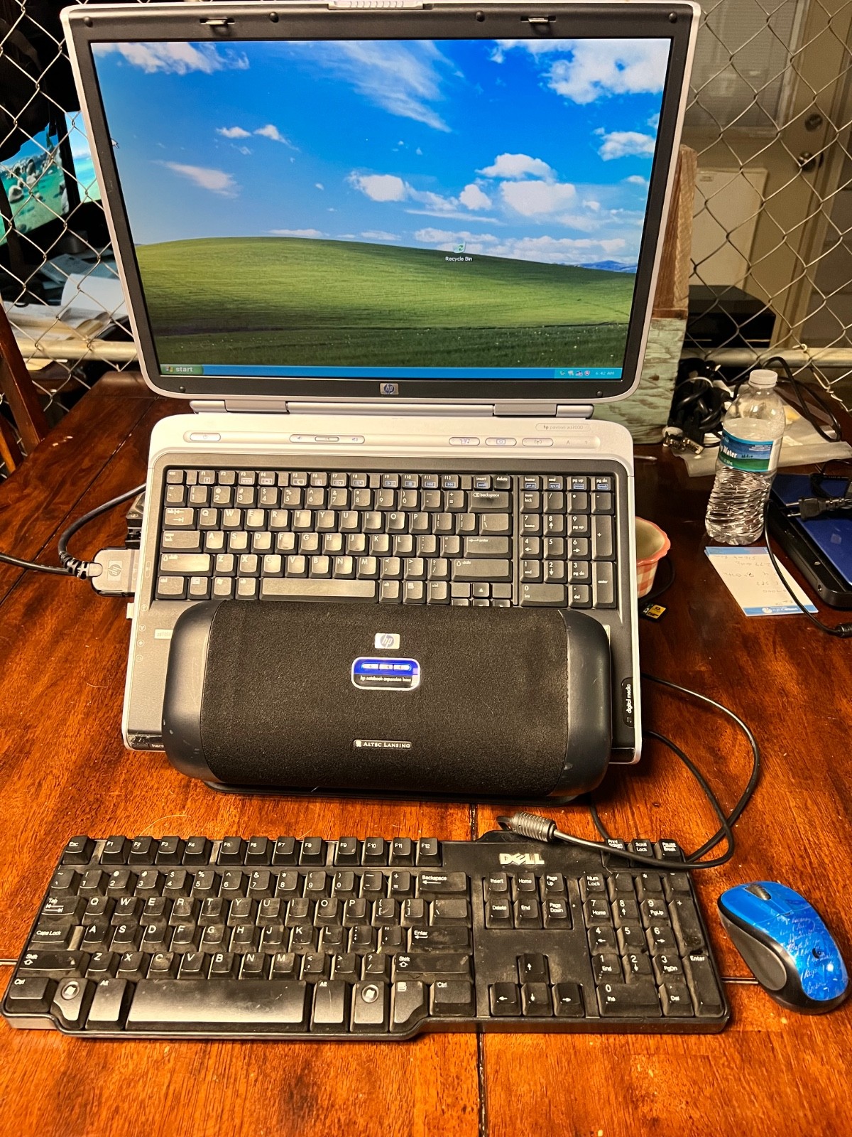 HP Pavilion zd7000 17in Intel P4 2.8GHz 512mb 80GB Win XP w/ Expansion Base