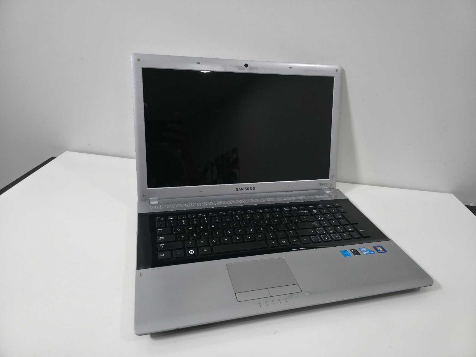 Samsung 17.3″ Laptop (RV711) | Large Screen, Windows 7, Great for Media & DVD