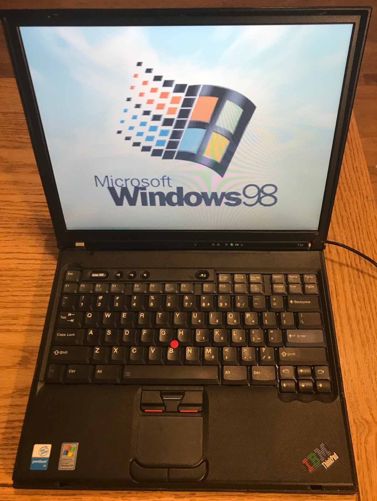 IBM ThinkPad T42 14″ XGA – 1.7ghz, 1.5gb, 160gb HDD, XP + win 98se dual boot