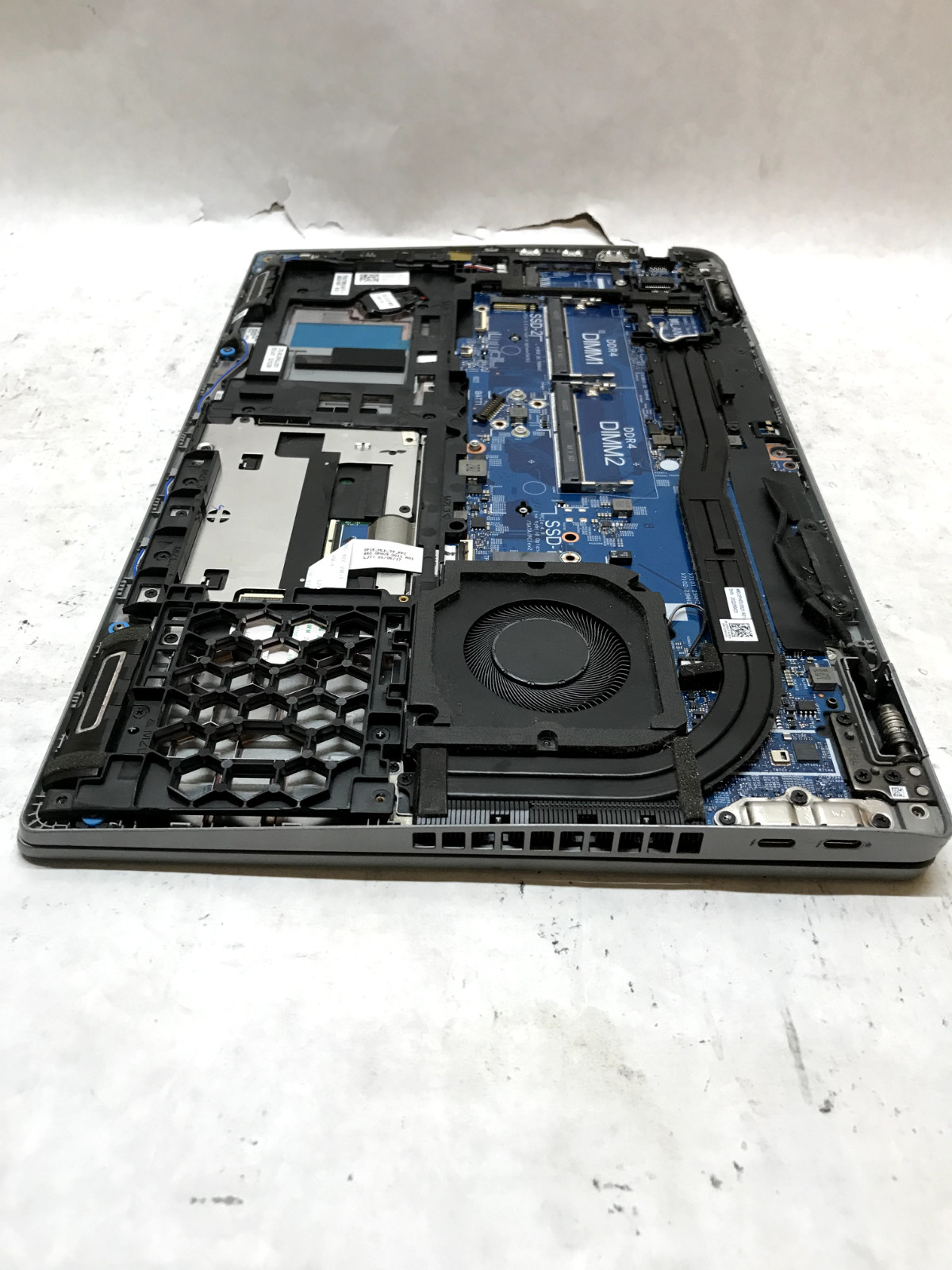Dell Latitude 3350 *Unknown Specs* NO RAM NO SSD For Parts/Repair POWER DEAD -DW