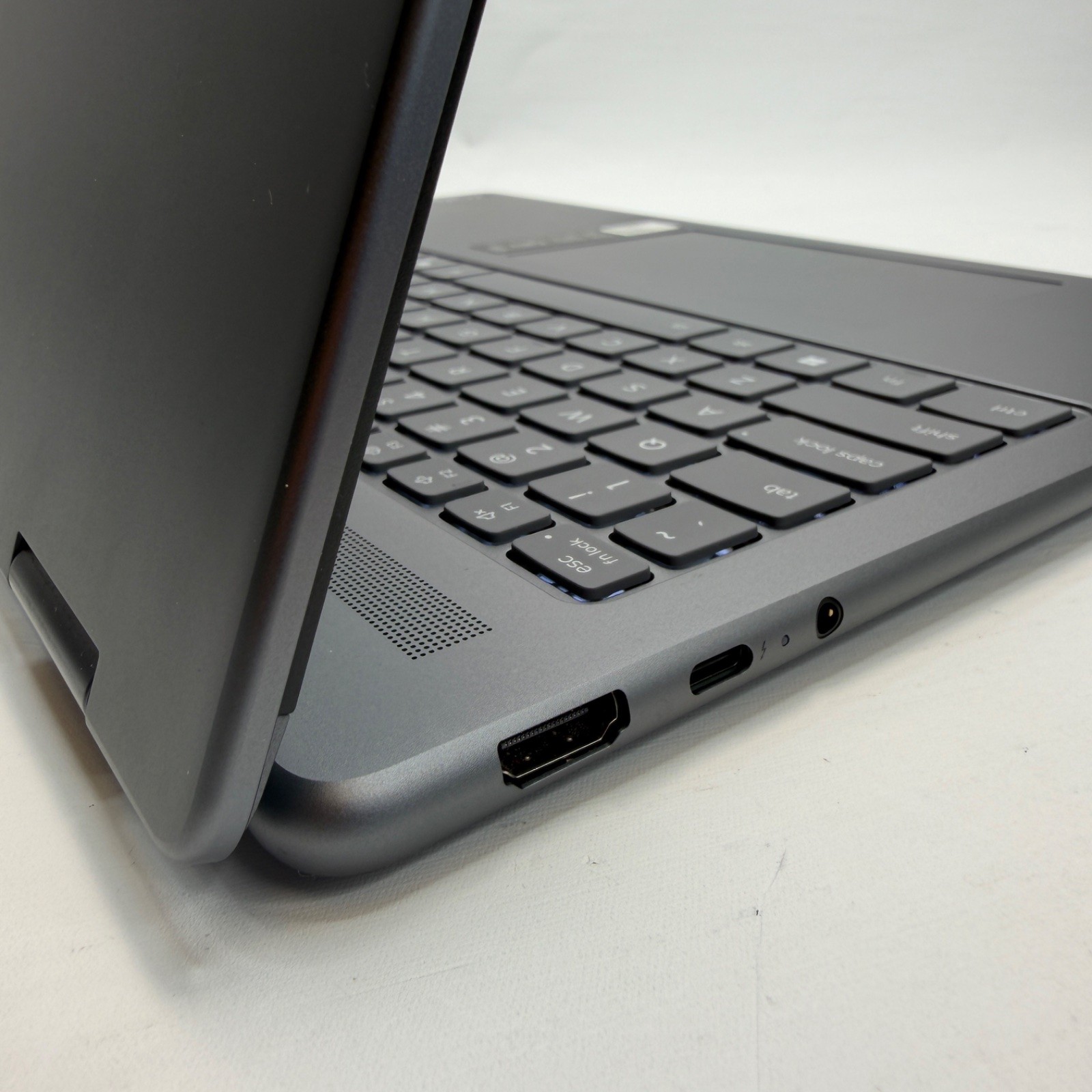Lenovo Yoga 7 2-in-1 16ILL10 Laptop 16″ 2K Touch, Ultra 5 226V, 16GB, 512GB SSD