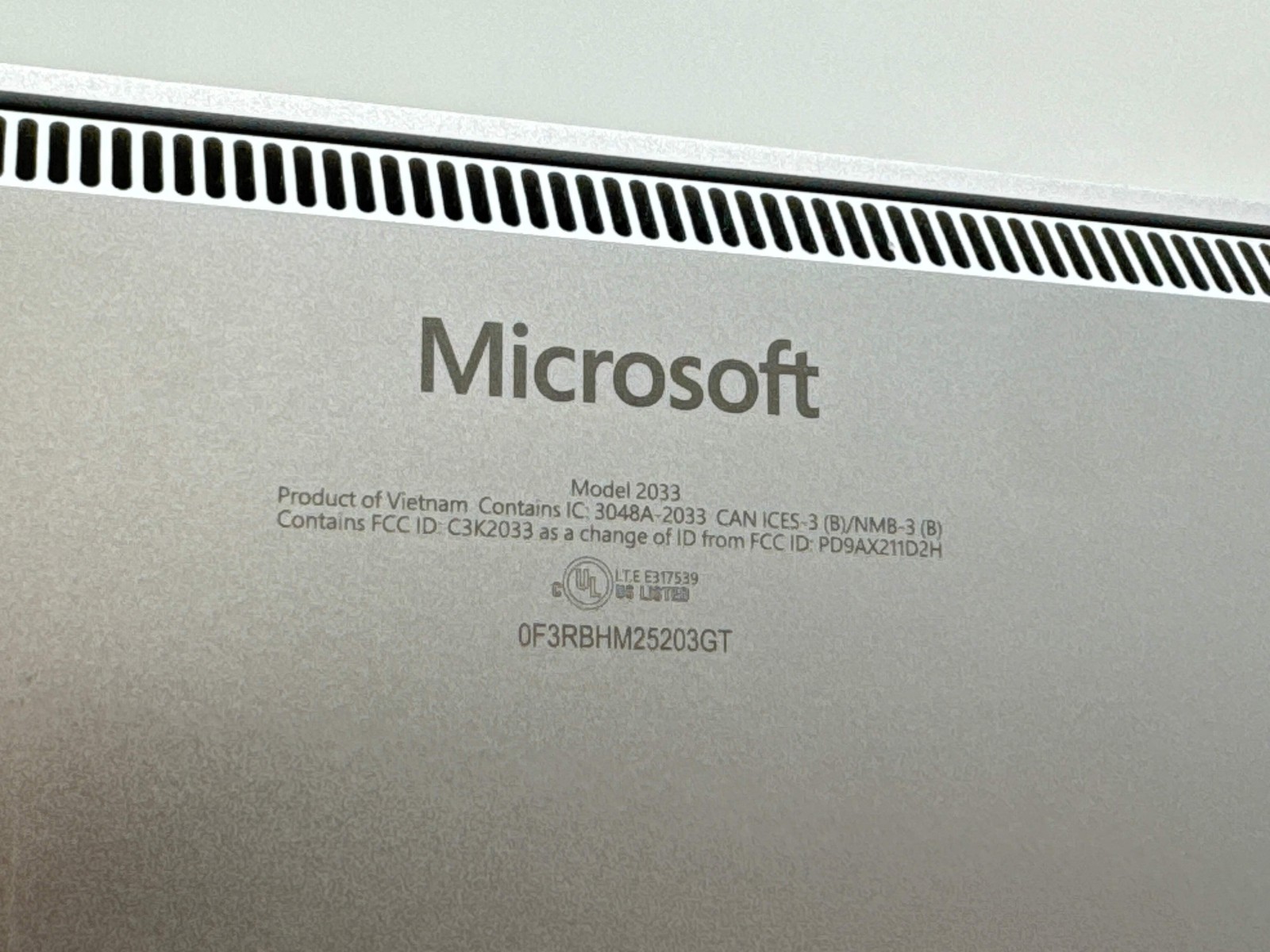 Microsoft Surface Laptop 6 13.5″ Core Ultra 5 135H 8GB 256GB SSD Used
