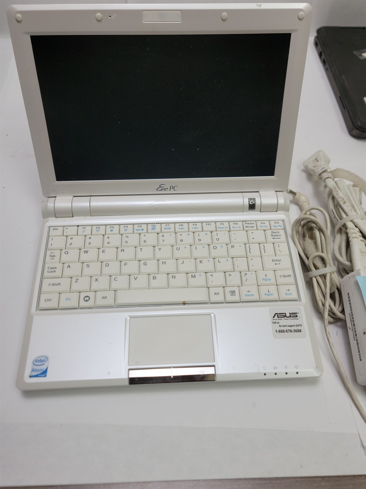 Asus Eee PC 900A Laptop, Intel Atom 1.60 GHz , 1.99 GB RAM, Windows XP Pro SP3