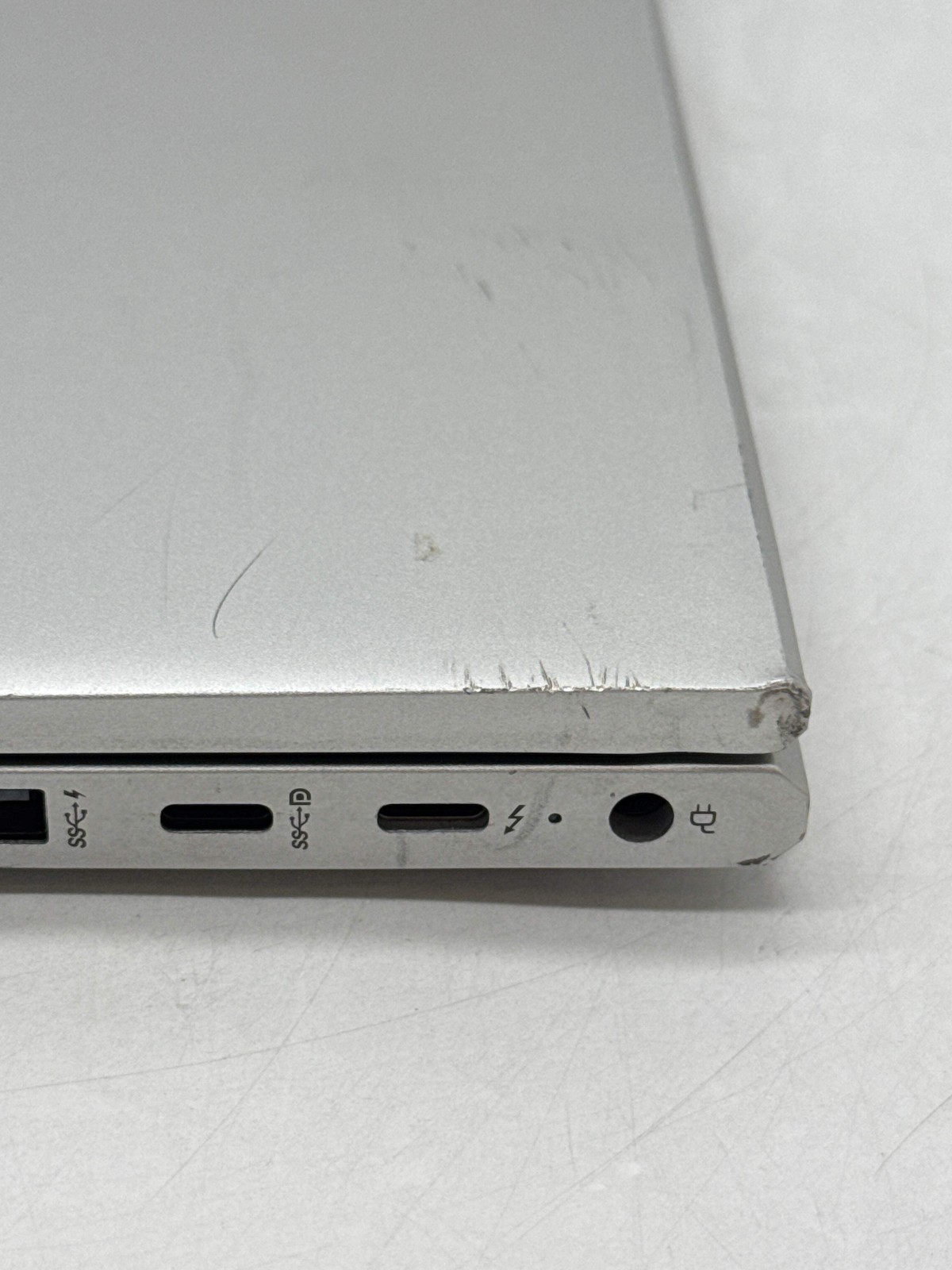 HP EliteBook 640 G10 14.0″ FHD Touch Core i5-1335U 1.30GHz 256GB SSD 8GB RAM