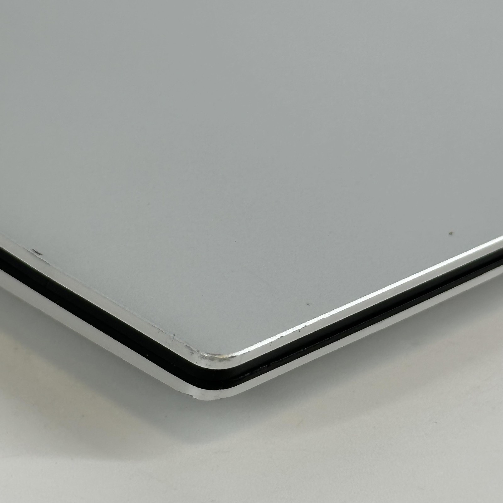 Dell XPS 15 9520 FHD+ 2.3 GHz i7-12700H 16GB 512GB SSD NVIDIA RTX 3050 Good