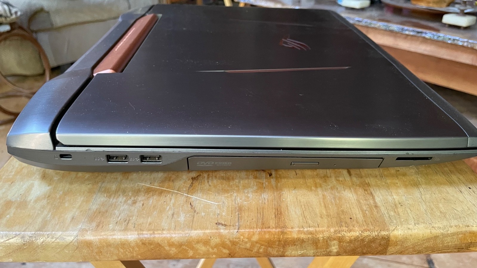 Asus g752vs, i7-6820k, 8gb gtx1070, 32gb ddr4, 17.3″