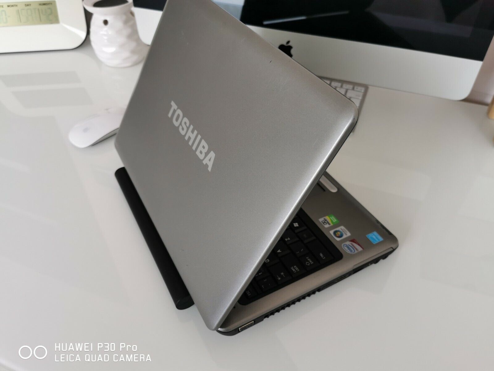 Toshiba Satellite Pro U400 4GB 120GB DVD-RW WebCam Windows 7 Professional