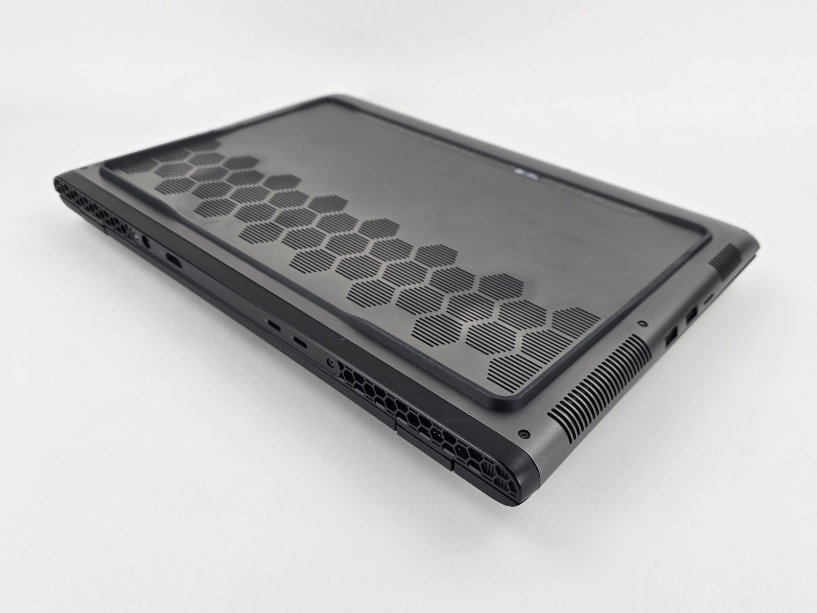 Dell Alienware M16 R2 16″ Ultra 9 185H 32GB 1TB RTX 4070 – For Parts – AS-IS
