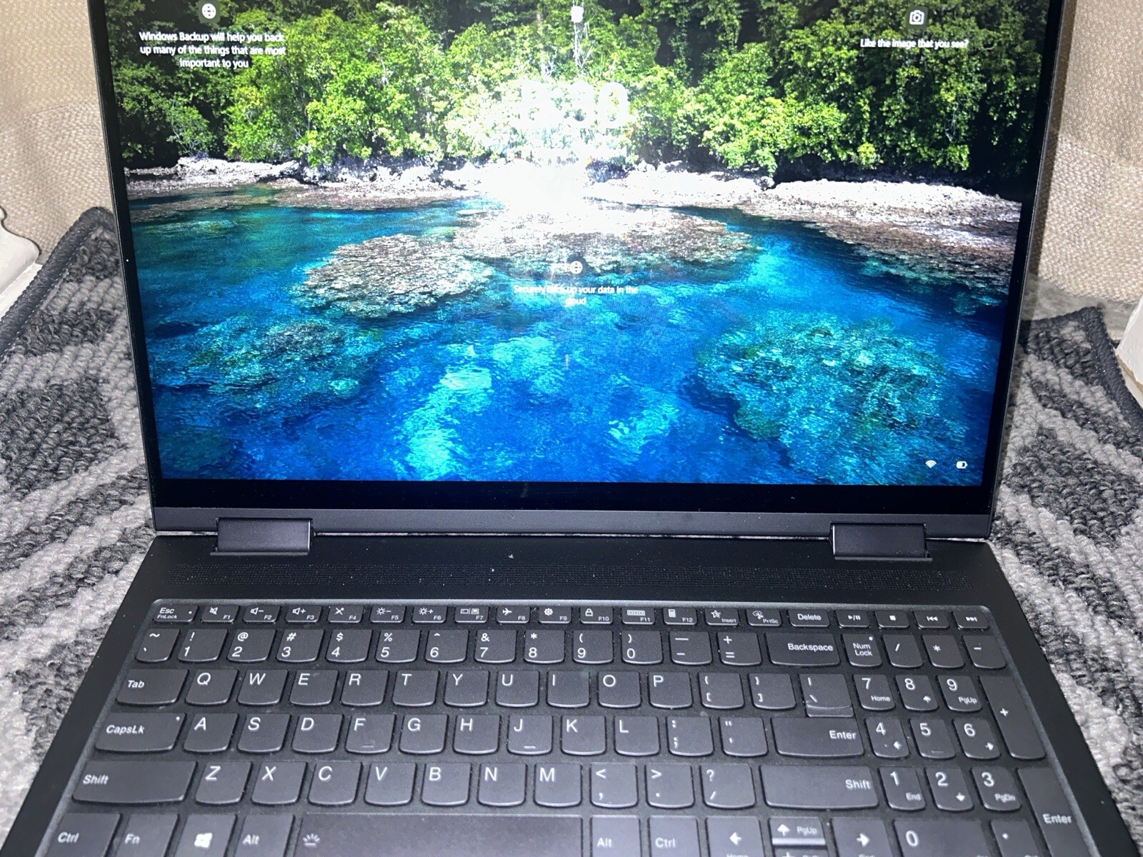 Lenovo Yoga 7i 16″ (512GB SSD Intel Core i5-1335U 1.3GHz 16GB RAM) Touch 2-In-1