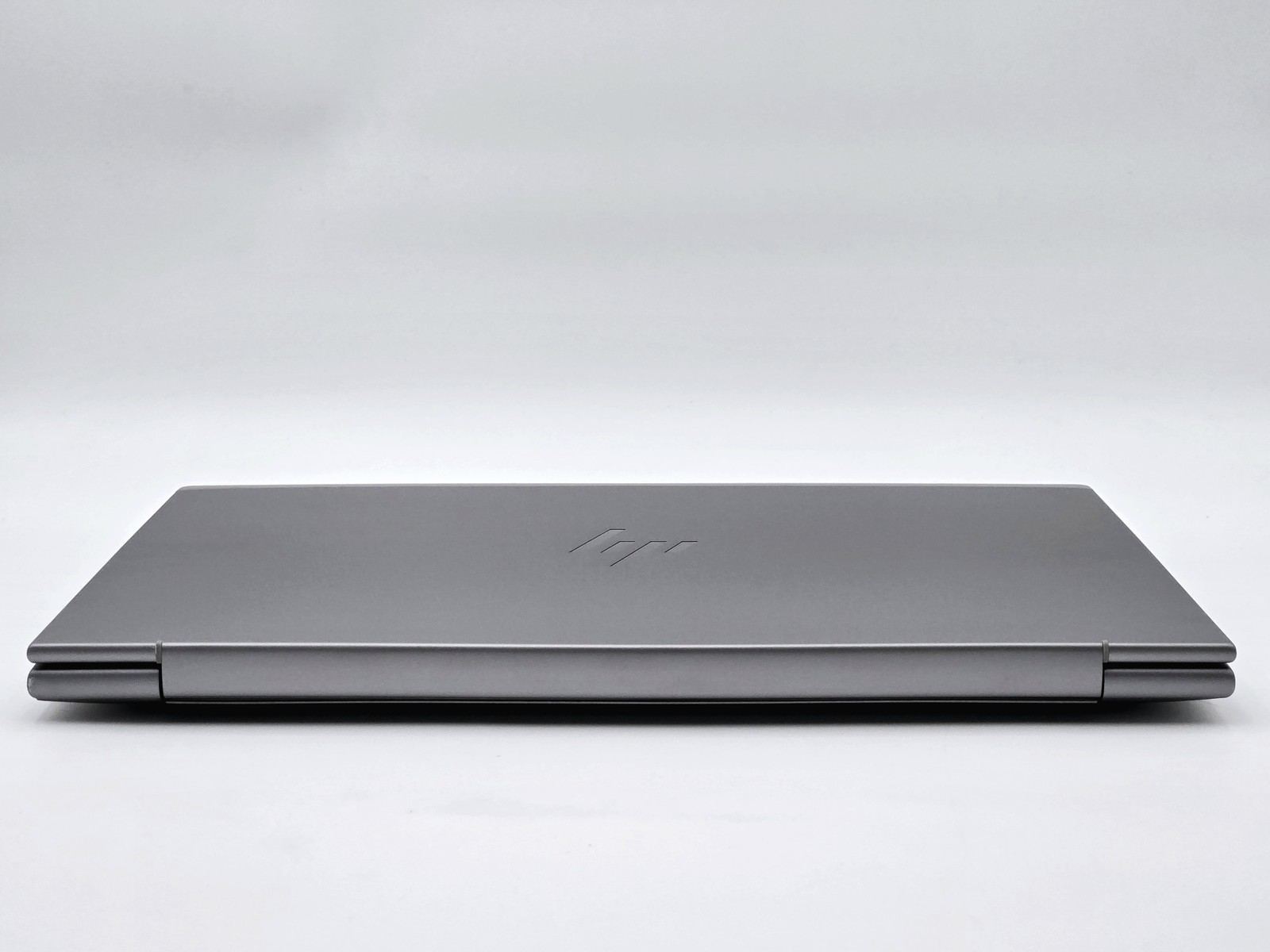HP ZBook Power G11 Ryzen 7 PRO 8845HS RTX 2000 Ada 64GB 2TB Grade D