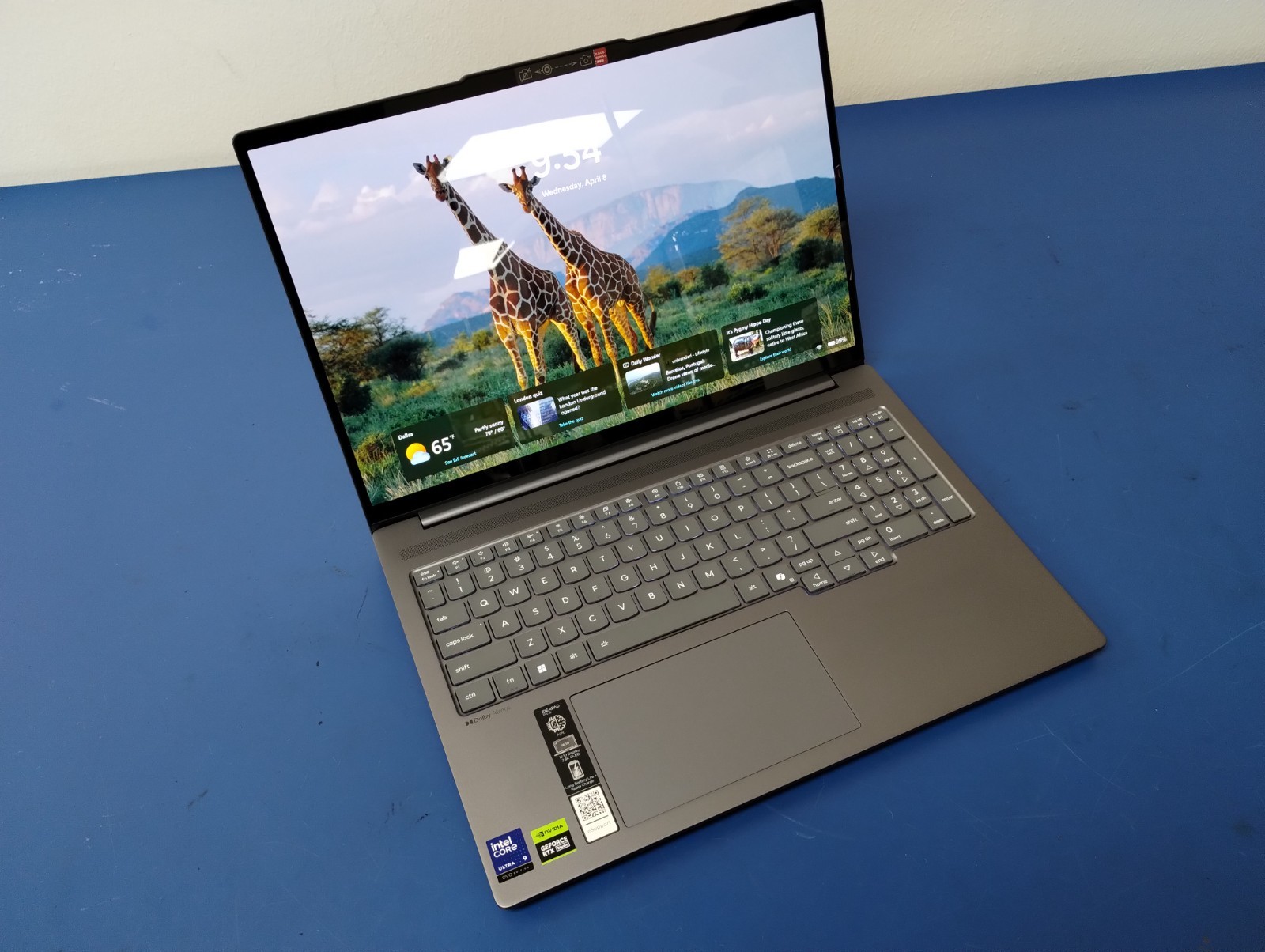 Lenovo IdeaPad Pro 5 16IAH10, Intel Core Ultra 9 285H, 32 GB RAM, 1 TB NVMe SSD