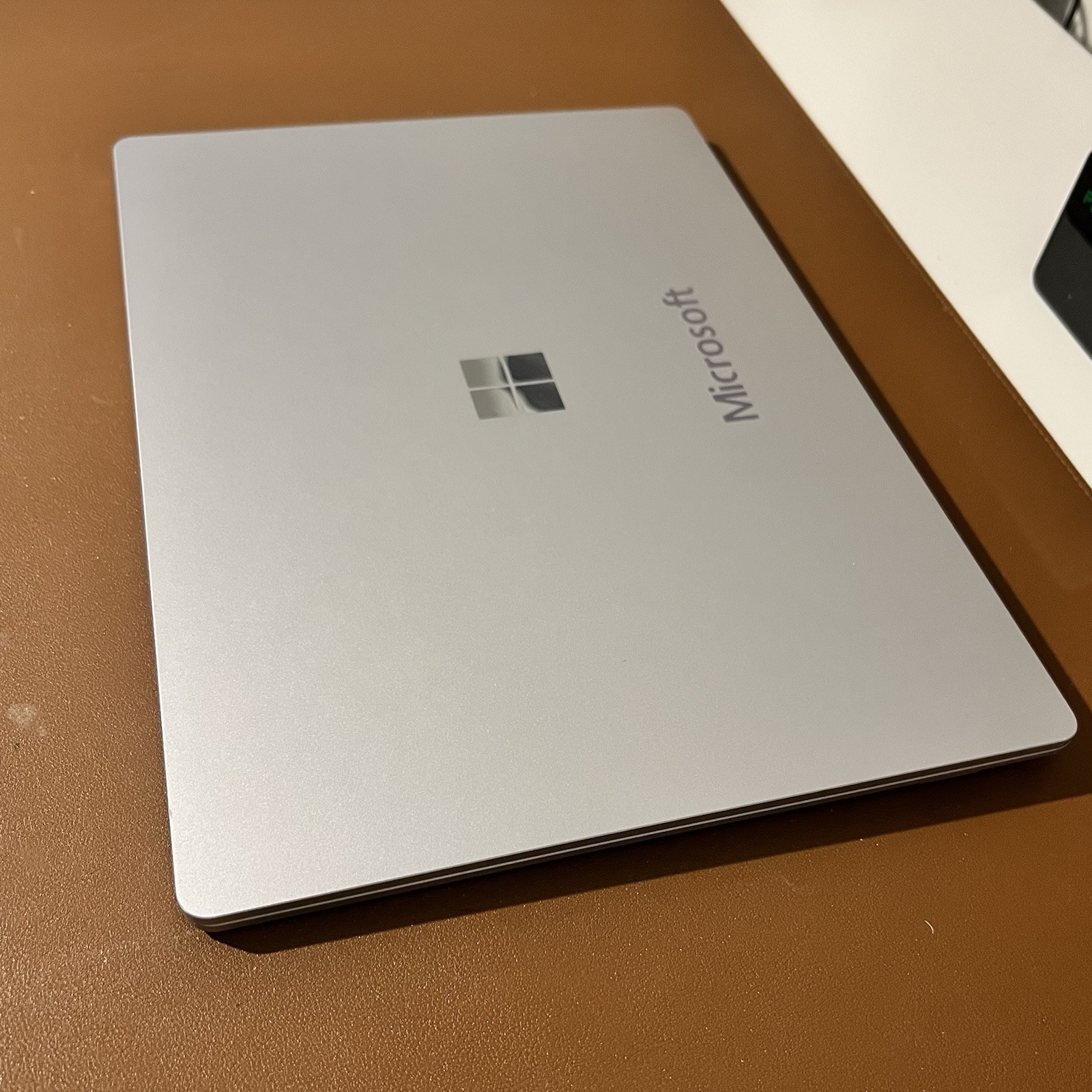Microsoft Surface Laptop 4 Touchscreen 15″ AMD Ryzen 7 – 8GB RAM 238GB SSD
