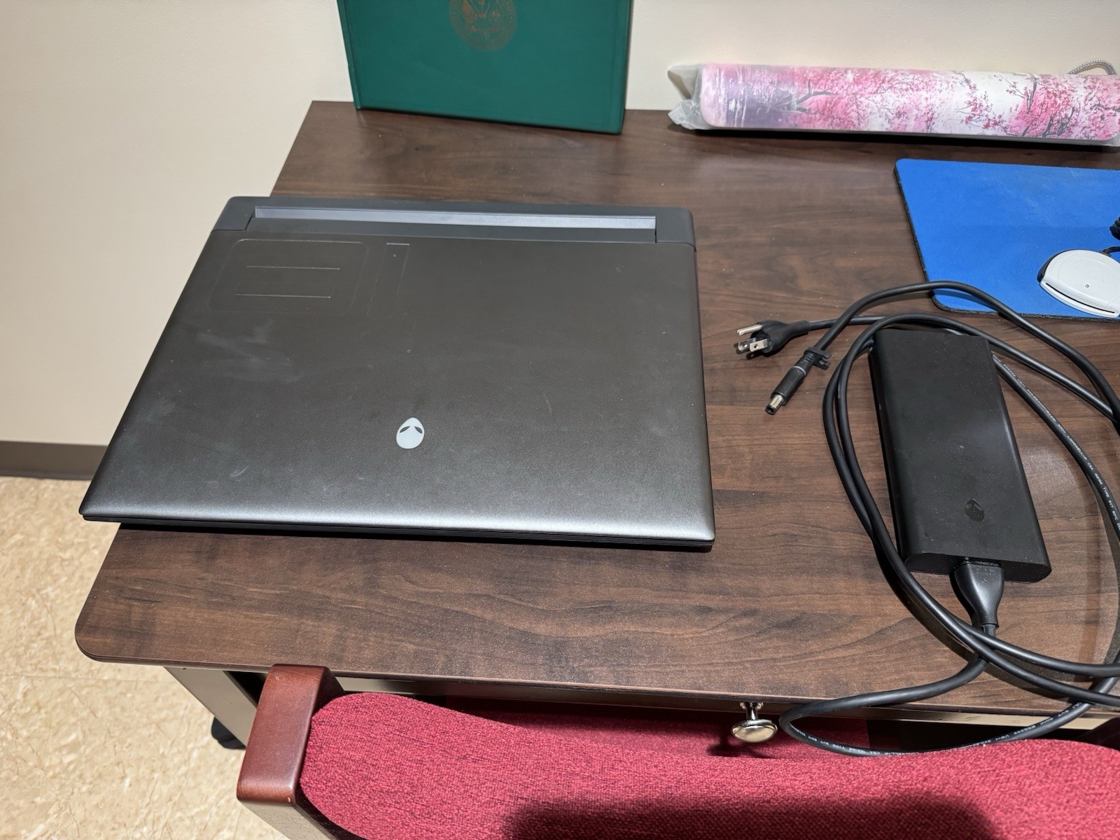 Alienware m18 R2 18in i9-14900HX 32GB 1TB SSD RTX 4080 Win11 Black