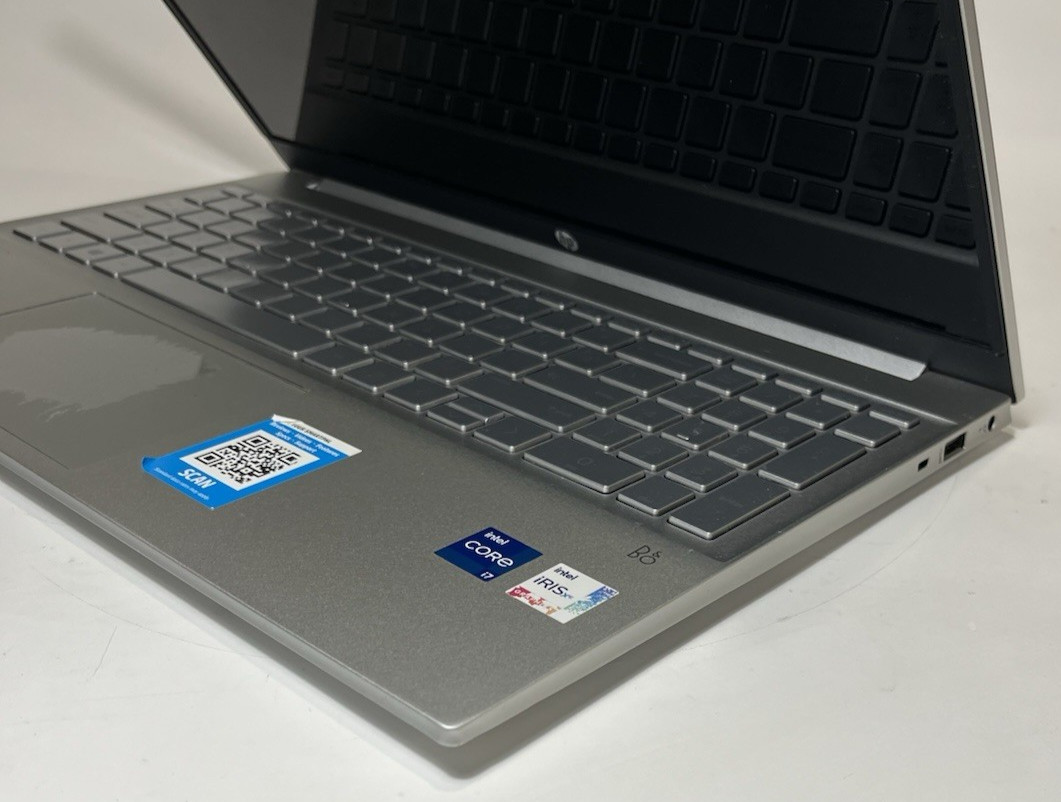 HP Pavilion 15-eg0021nr 15″ Intel i7-1165G7 – 8GB RAM – 128GB SSD – W11P – READ!