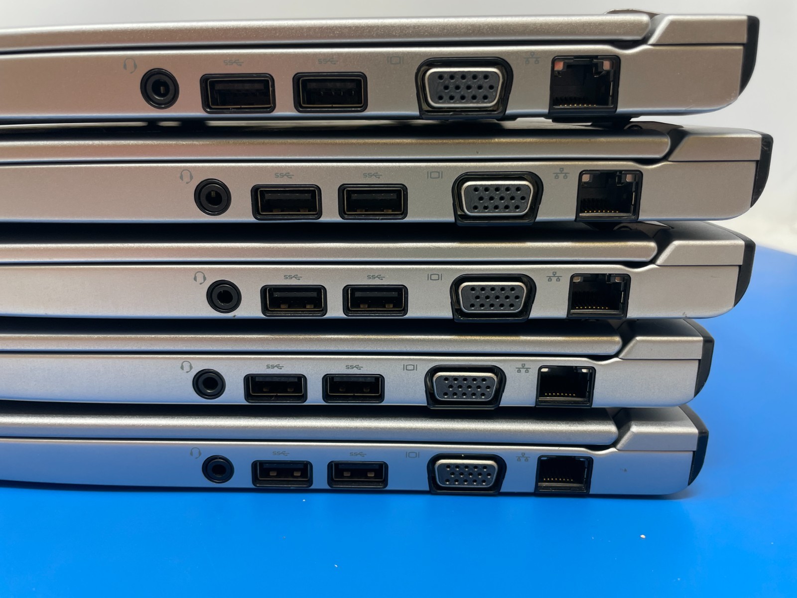 FOR PARTS: 5 Dell Latitude 3330 Intel Celeron 1007U 2GB RAM 320 GB HDD