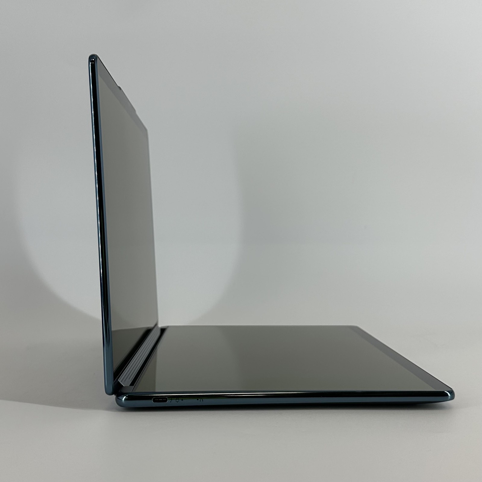 Lenovo Yoga Book 9i 13.3 QHD+ TOUCH 1.7 GHz Ultra 7 155U 16GB 1TB SSD Very Good