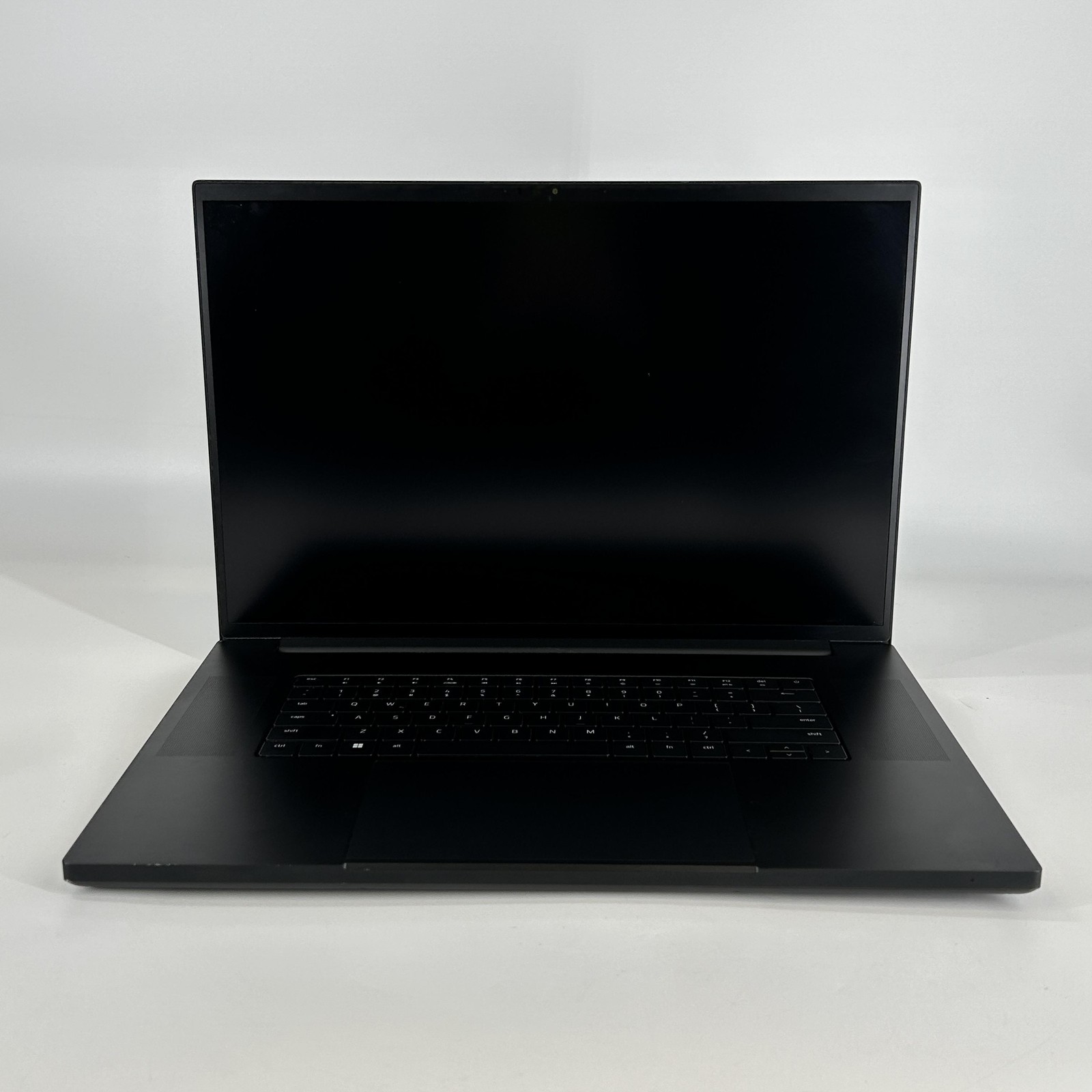 Razer Blade 18 240Hz QHD+ 2.2 GHz i9-13980HX 64GB 2TB RTX 4090 – THERMAL ISSUE