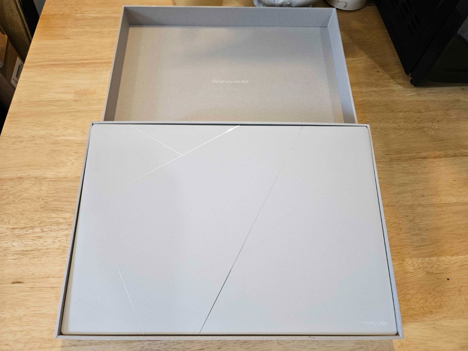 ASUS Zenbook S 16 16” 3K OLED Touchscreen 120Hz AMD Ryzen AI 9 365 24GB 1TB SSD