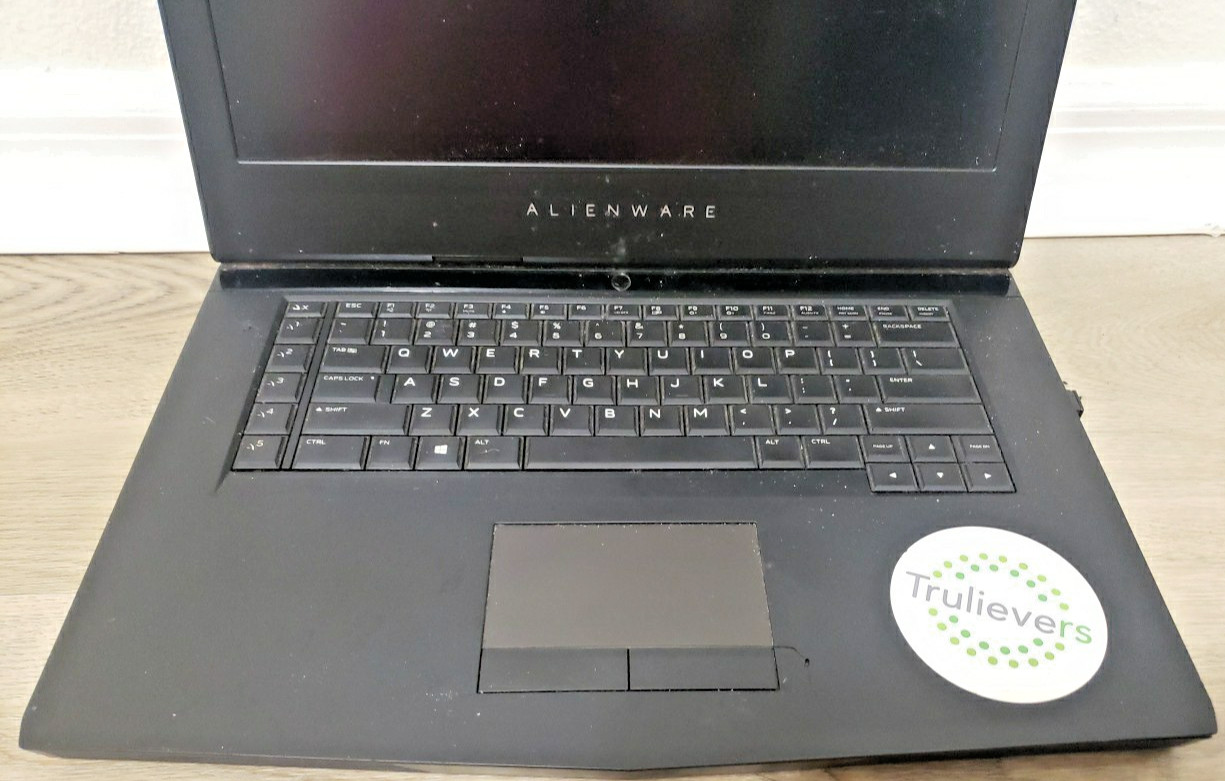 ALIENWARE 15 R3 GAMING LAPTOP i7-7700HQ 2.80GHz 8GB RAM GTX 1060 256GB-512GB