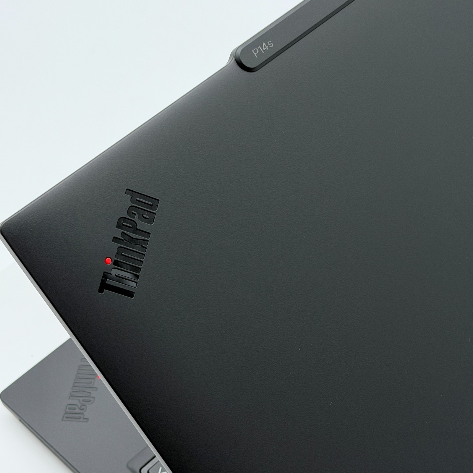 EXCELLENT ThinkPad P14s Gen 5 2.8K OLED Ryzen 7 8840HS – 64GB RAM – 1TB Win11Pro