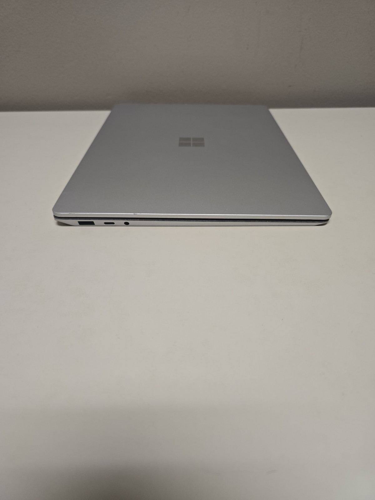 Read! Microsoft Surface Laptop 4 | Ryzen 5 8GB RAM 256GB NVMe SSD | Windows 11