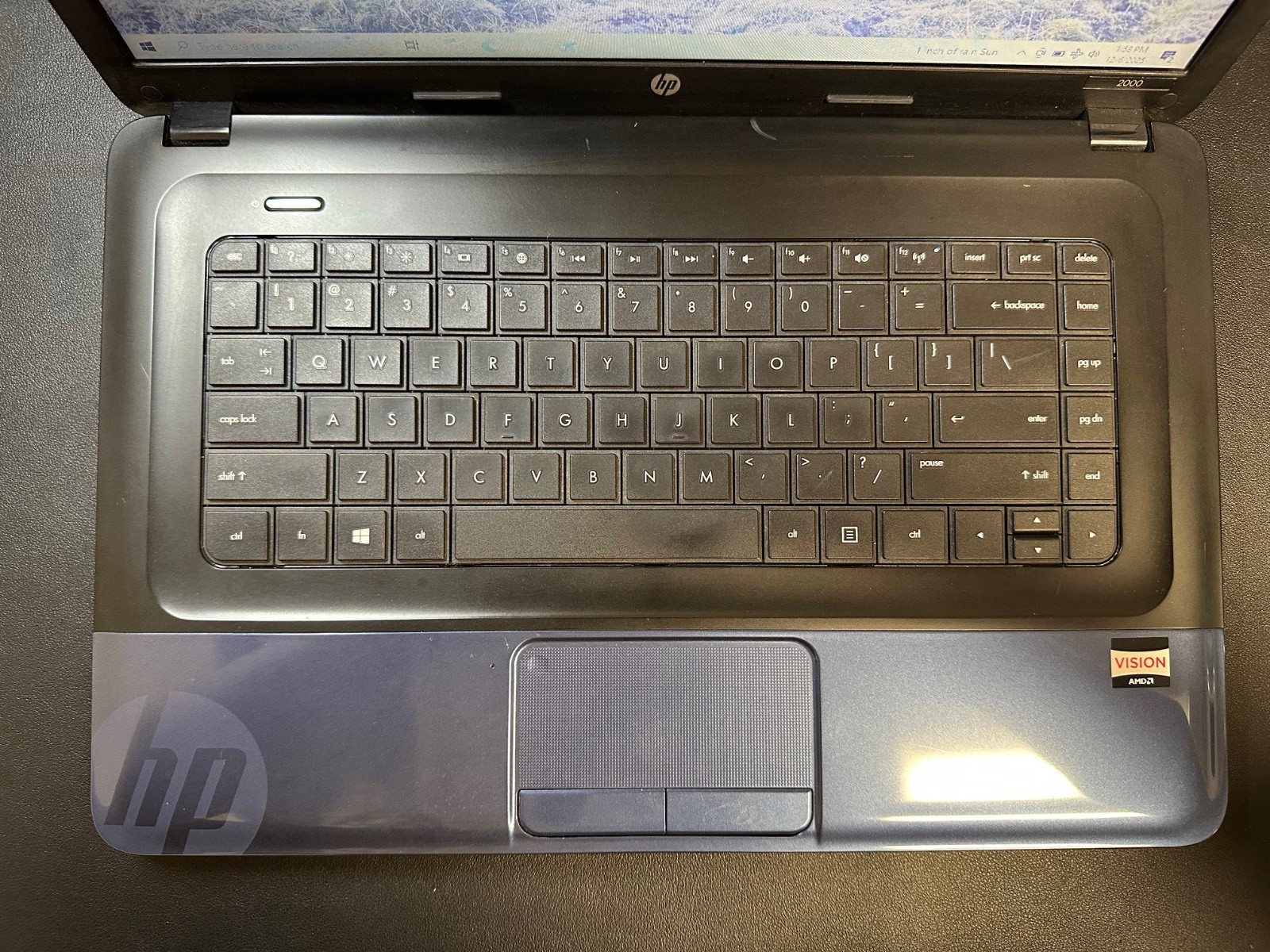 HP 2000-2B19WM Laptop w/ AMD E-300 1.30 GHZ | 4 GB | 300GB HDD