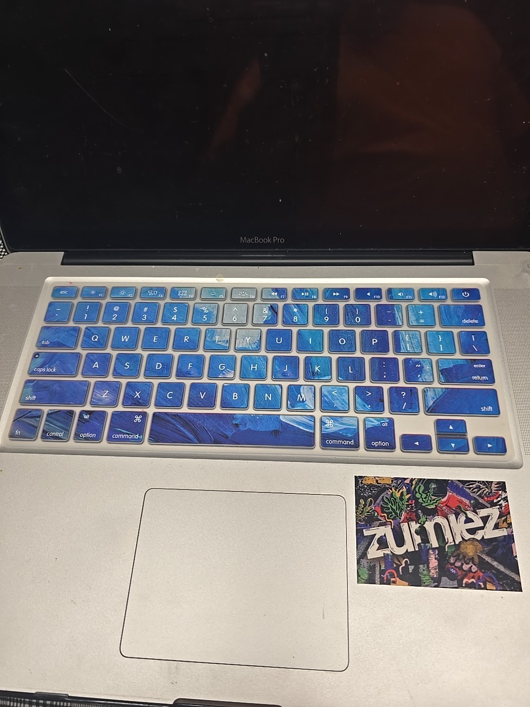 Apple A1286 15″ MacBook Pro Laptop Computer Silver Cracked Screen