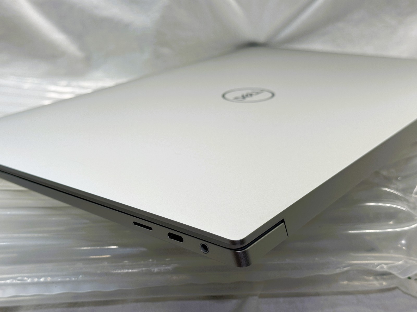 Dell XPS 16 – 9640 OLED ✔Ultra 9 185H ✔2TB 990PRO ✔32GB RAM ✔RTX 4060 8GB ✔ A+