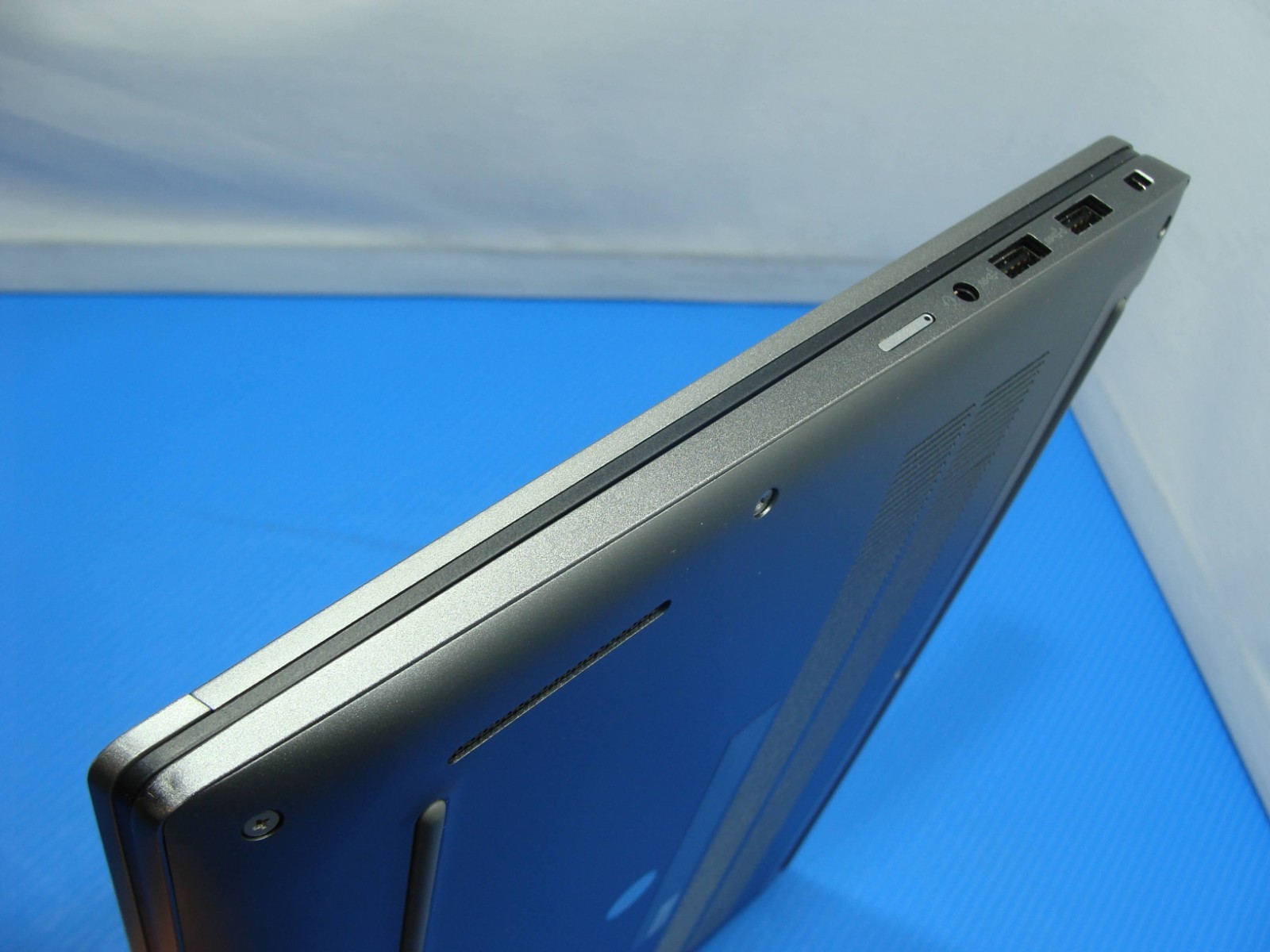 Dell Latitude 7440 14″FHD+ i5-1345U 1.6GHz 16GB 512GB Win11P Warranty08/2026