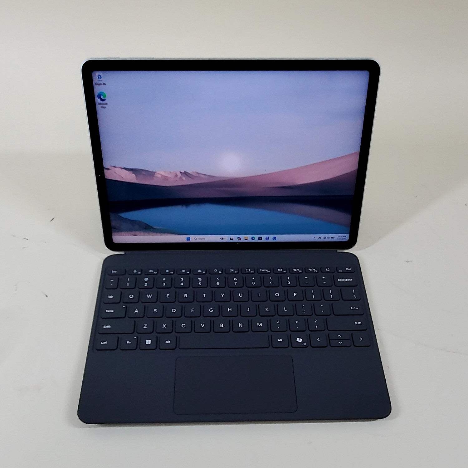 Microsoft Surface Pro 2109 12″ Snapdragon X Plus 3.3GHz 16GB RAM 256GB SSD
