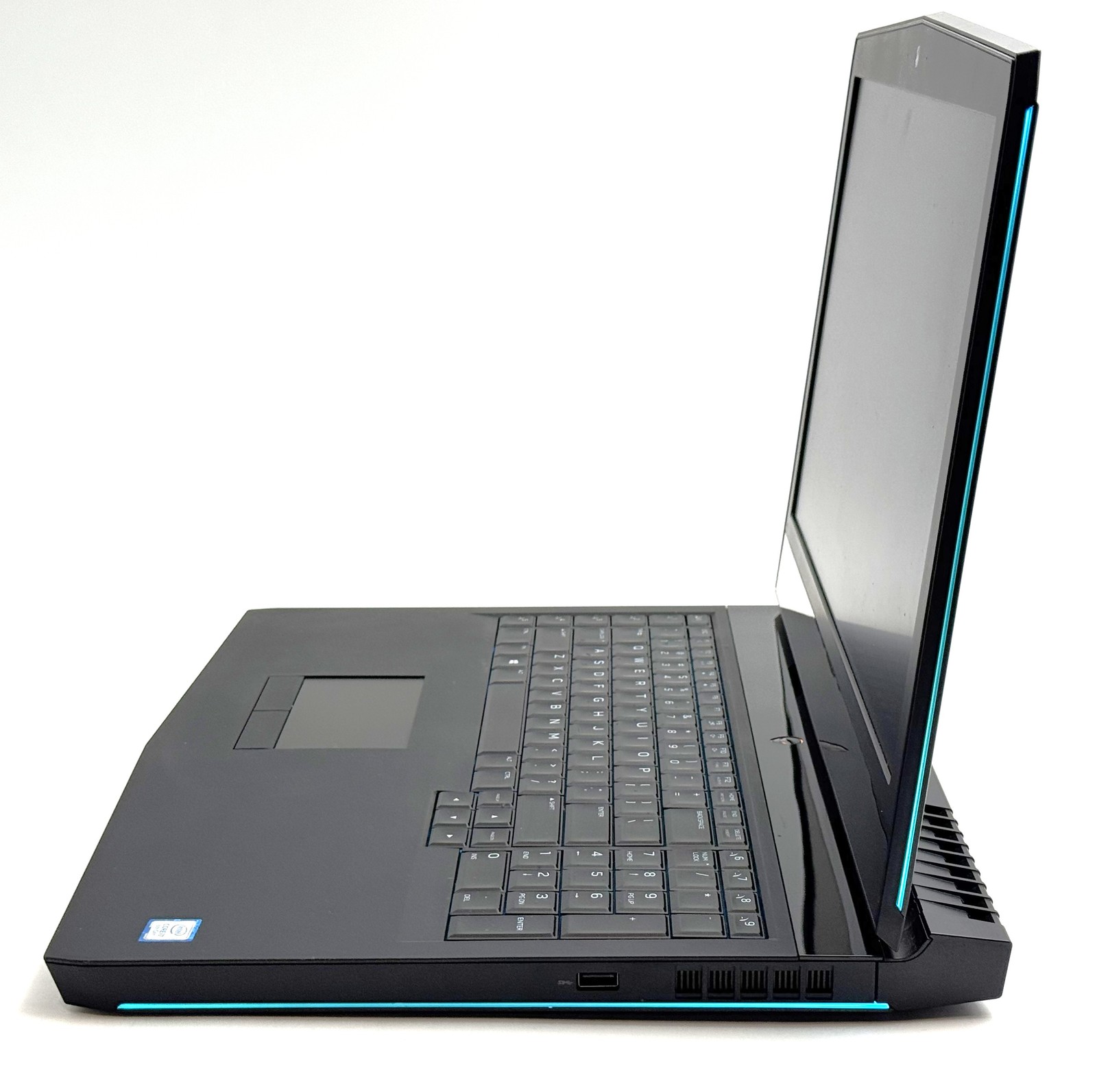 Alienware 17 R5 – FHD – i7-8750H – 32GB RAM – GTX 1070 – 1TB HDD + 256GB SSD