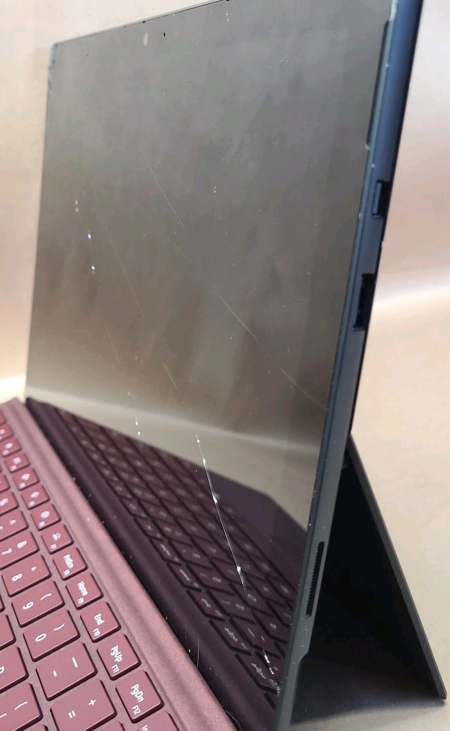 Microsoft Surface Pro 6 Intel Core i5-8250U @ 1.6GHz 8GB RAM 256GB SSD W10 *READ