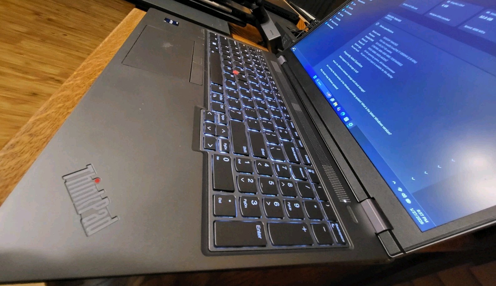 Lenovo ThinkPad P16 12th Gen i7-12850HX 24xCPU@2.1GHz 32GB RAM 512GB SSD 070101