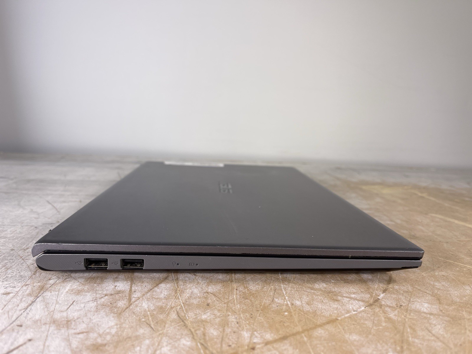 ASUS VIVOBOOK F512J i3-1005G1 @ 1.20 GHz, 12GB RAM, NO HDD/OS
