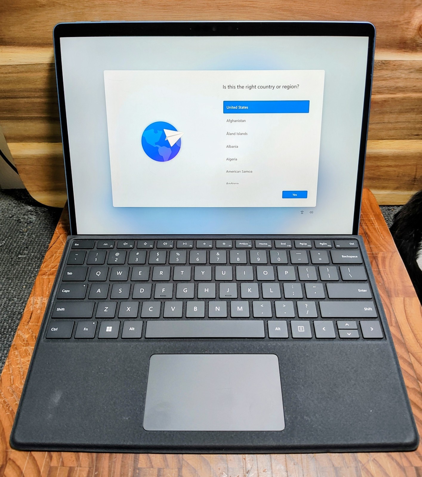 Microsoft Surface Pro 9 Intel i7-1265U 16GB RAM 256GB SSD Pen Docking Station