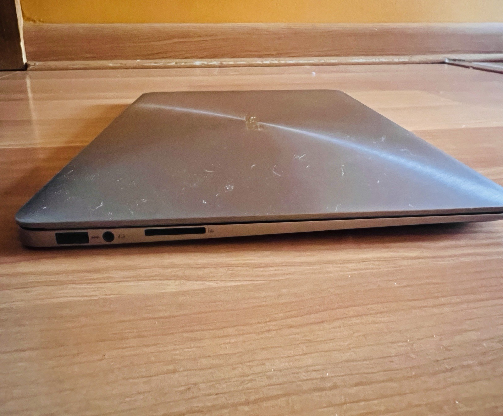 Asus ZenBook UX330UAR 13.3-inch QHD+ Ultra-Slim,Harman Kardon,25H2 Latest Win 11