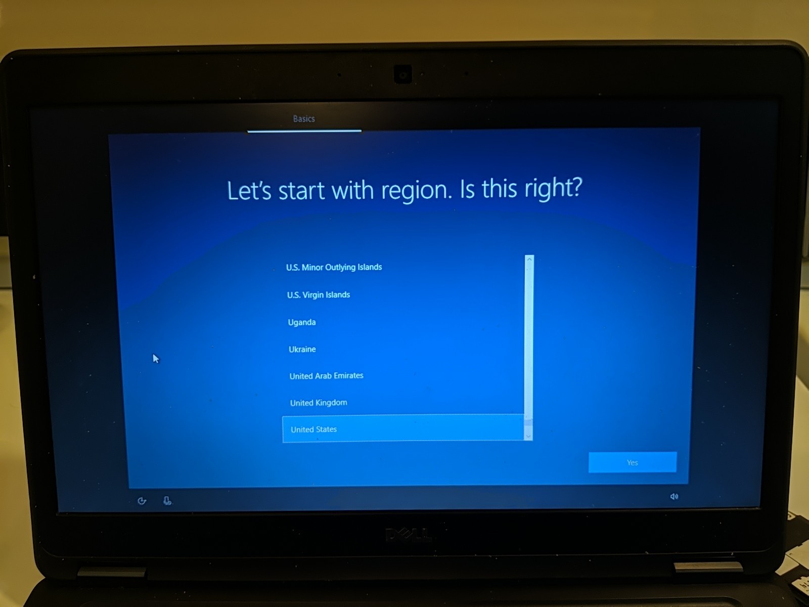 Dell Latitude E5450 (i5-5200U, 8GB Ram, 466GB HD) Win 10 + Charger – WORN KEYS