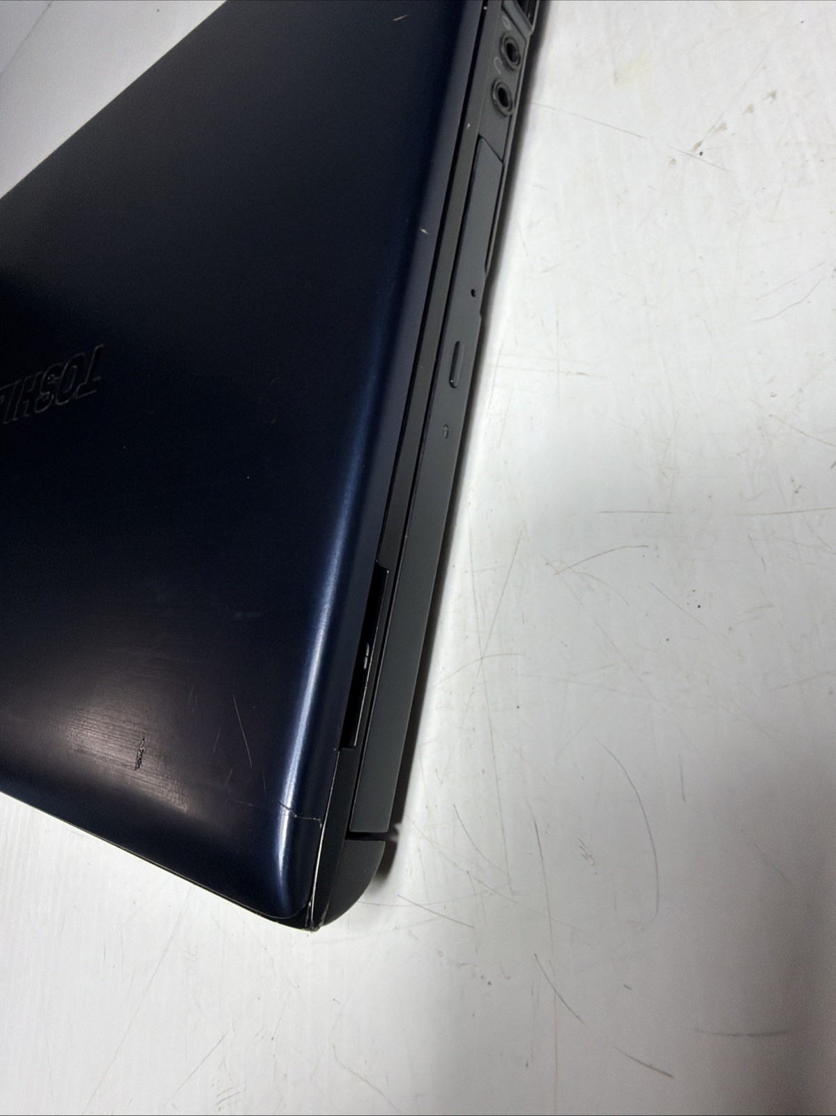 Toshiba Portege R835-P70 13″ Laptop i5-2410m 4gb Ram No Drives Boots Bios