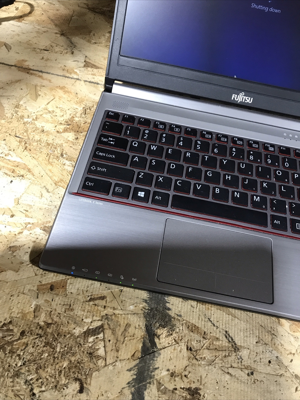 Fujitsu Lifebook E734 13.3” Core i3-4000M @ 2.30GHz 4GB RAM 320GB HD H291