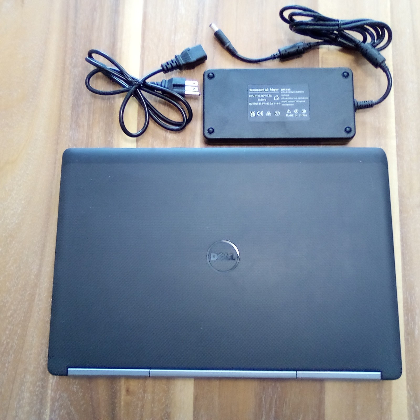 Dell Precision 7710 P28E [Intel i5] [8GB DDR4] [1080p] [256GB SSD] [AMD R9 M75X]