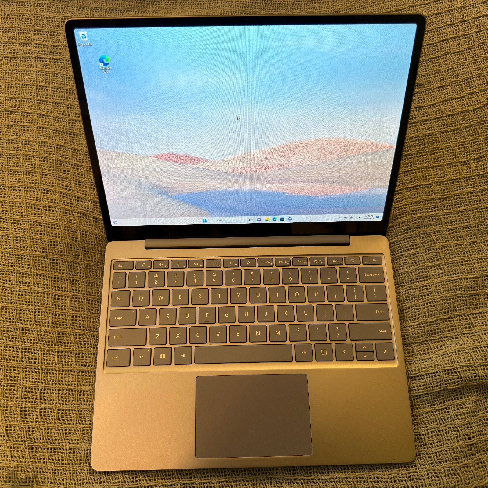 Microsoft Surface 1943 i5-1035G1 @ 1.0GHz 8GB RAM 128GB NVMe W11H WAC *READ