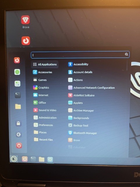 Nice Dell Laptop Linux Mint 8GB Ram, 256GB SSD,Numeric Keyboard, 1 Year Warranty