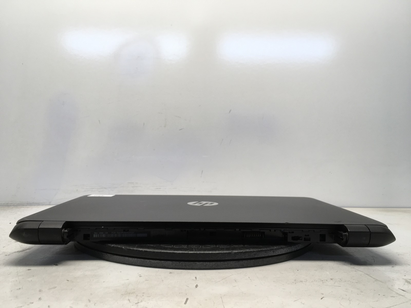 HP 15-F305DX AMD A6-Series A6-5200 2.0 GHz No RAM NO HDD No Batt