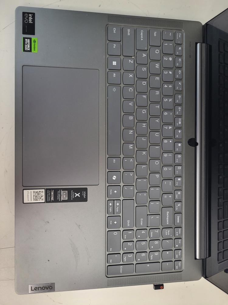 Lenovo Yoga Pro 9i 16 Inch Screen 1TB SSD 32 GB RAM Intel Core Ultra (P24034749)