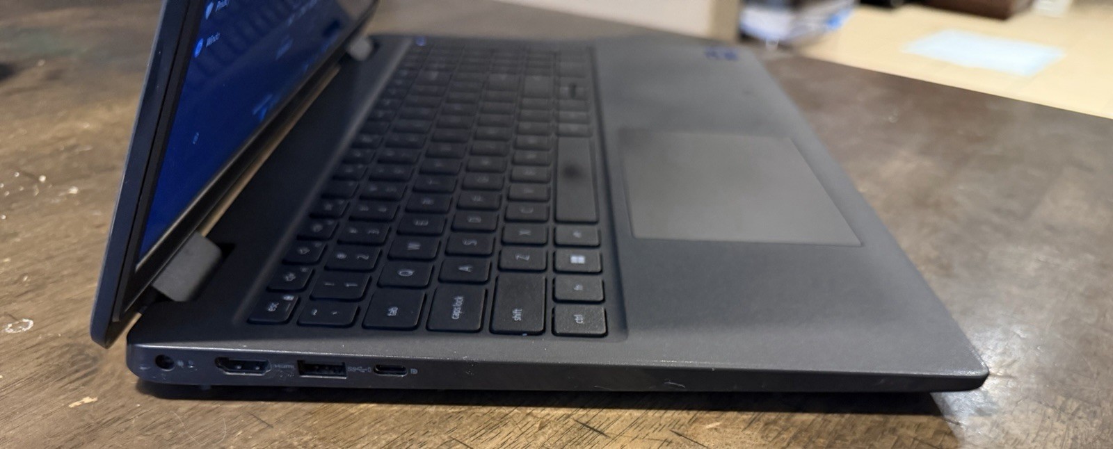 DELL LATITUDE 3520 INTEL CORE I7-1165G7 8GB RAM 256GB NVME IRIS XE 15.6 FHD CAM