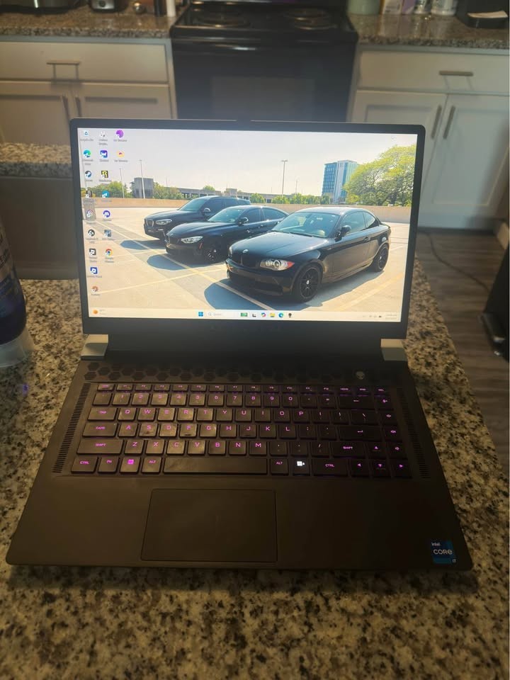 Dell alienware x15 r2 (i7-12700H, Rtx 3070, 1tb m.2 ssd, 1080p 360Hz, White)