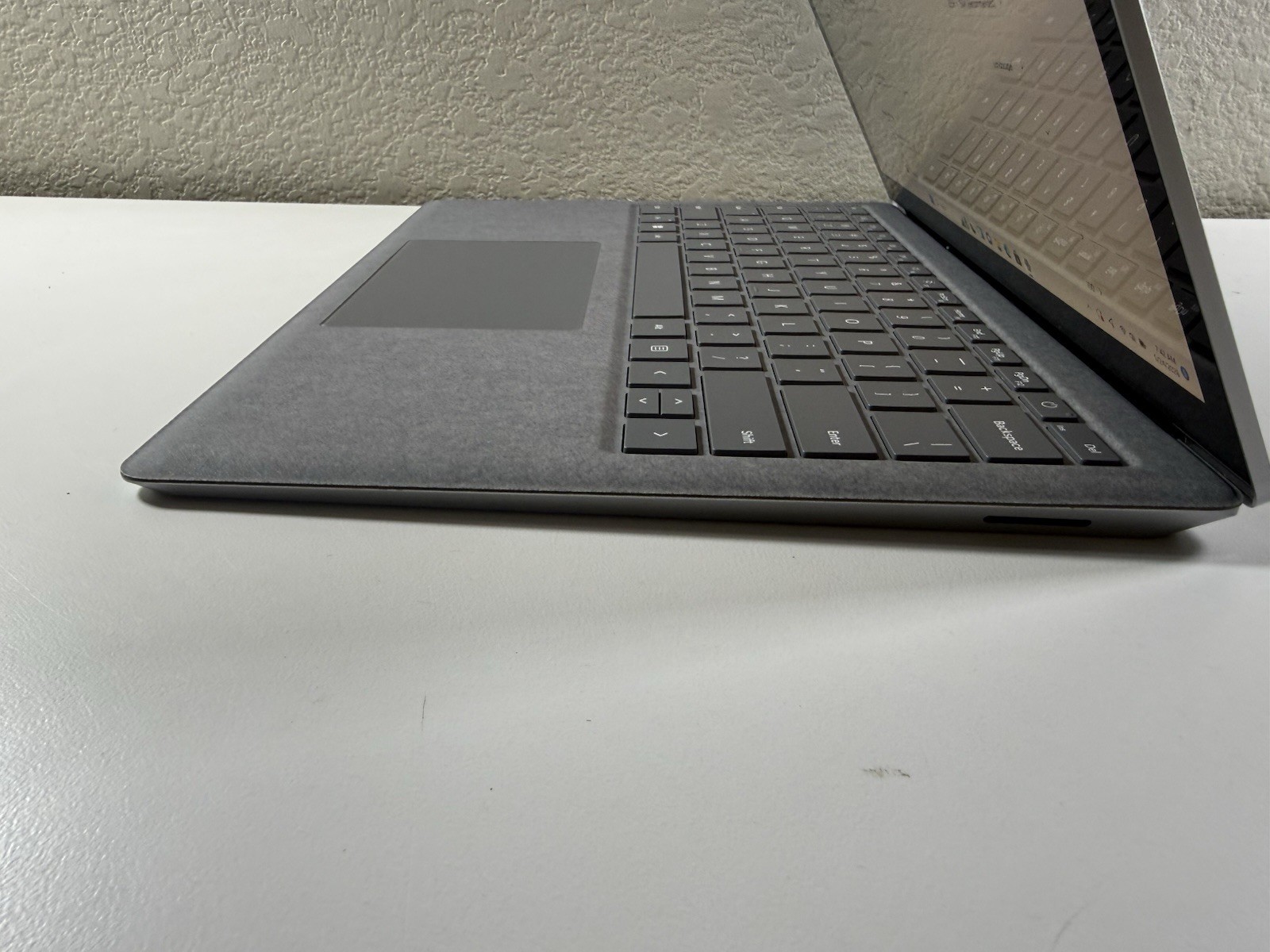 Microsoft Surface Laptop 5 13.5” 1950 Intel Core i7-1265U 16GB RAM 512GB NVME