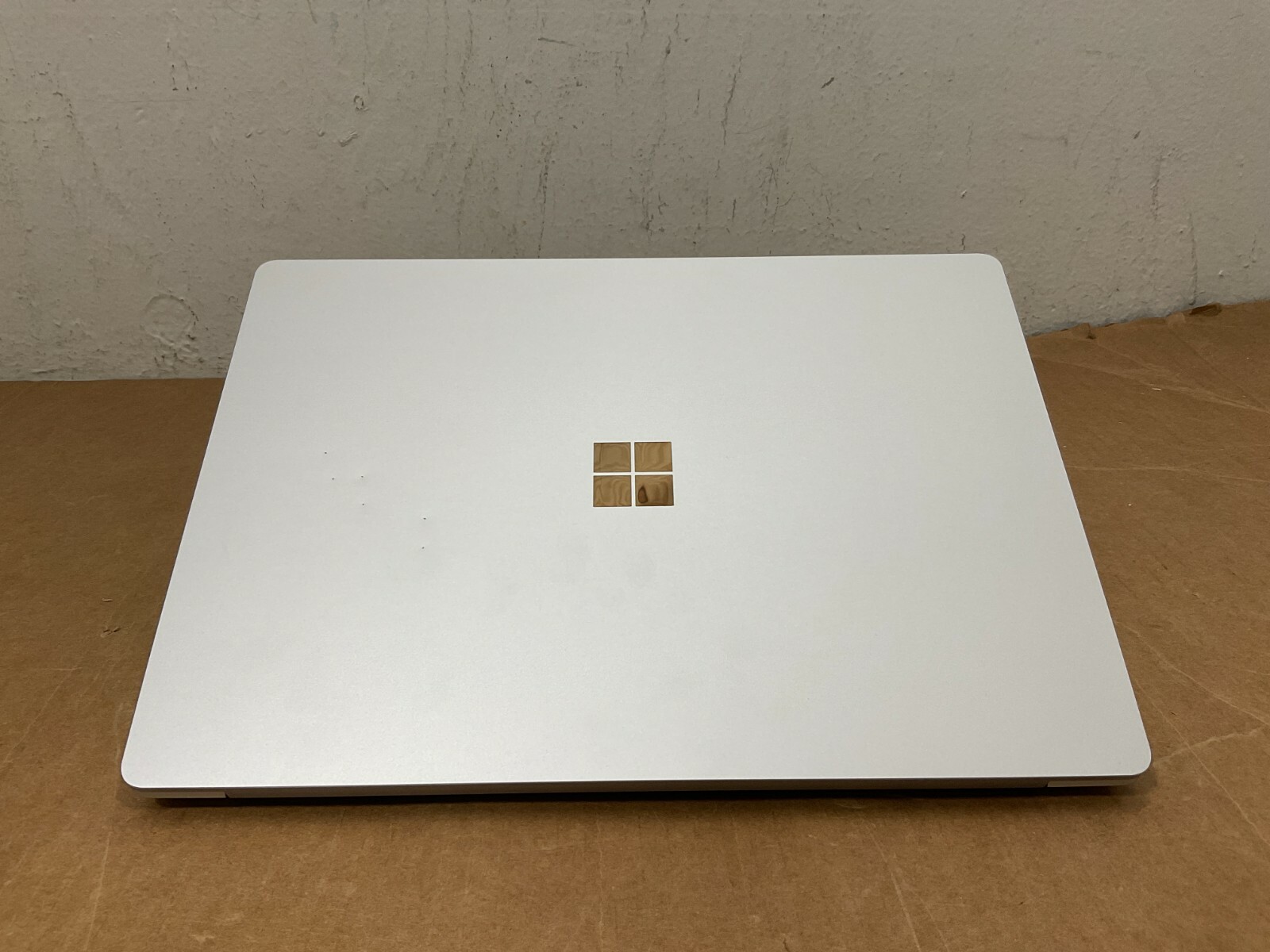 Microsoft Surface Laptop 3 i5-1035G7 16GB 256GB 13.5″ W10P Platinum Touchscreen