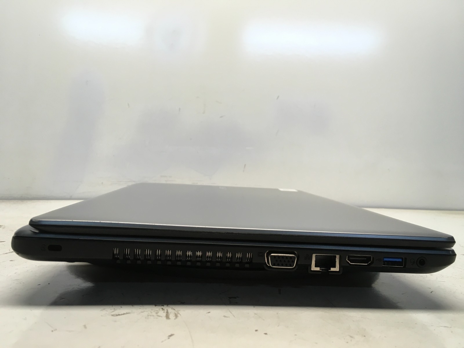 Acer Aspire E5-571 Intel i3-4030U 1.9GHz 4 GB NO HDD