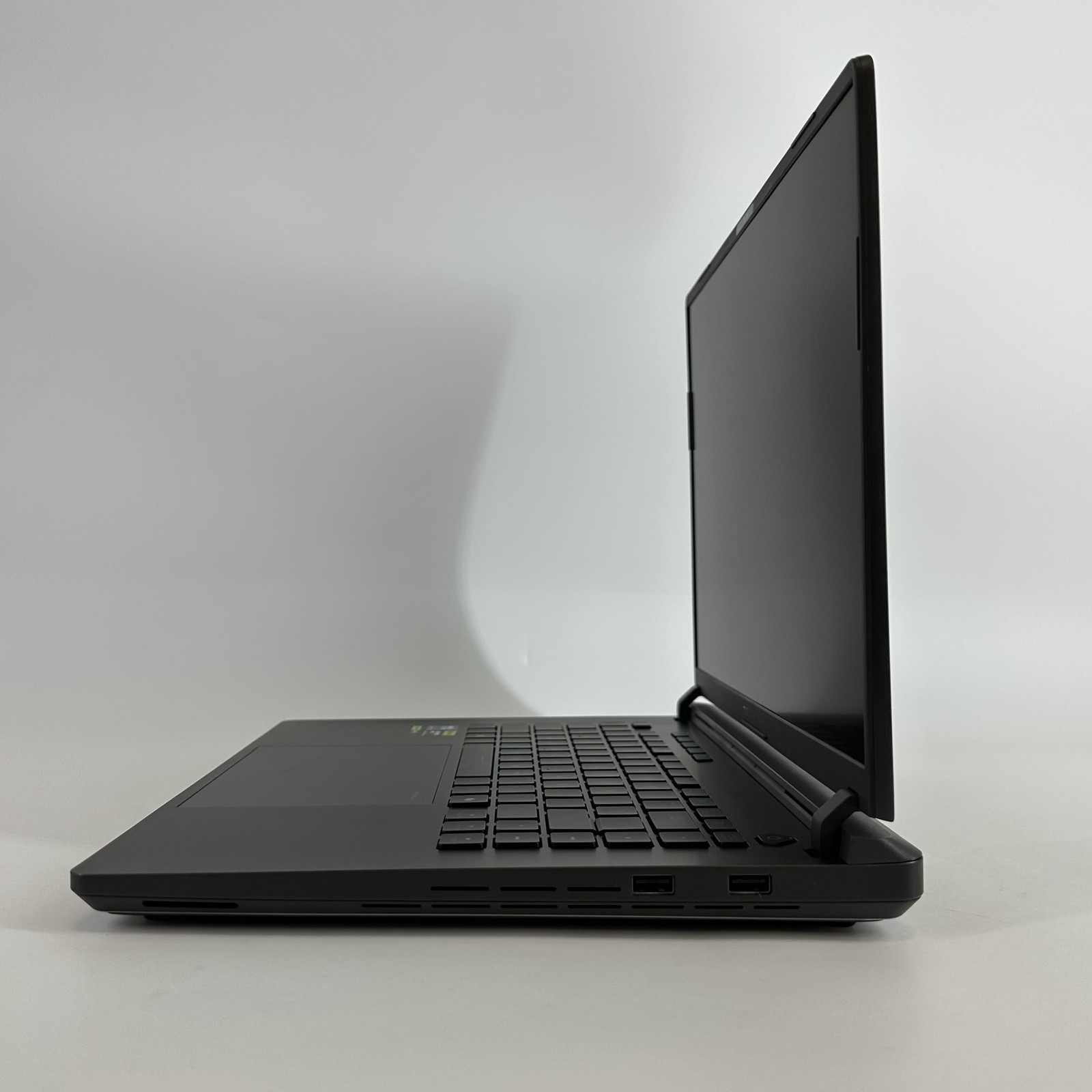 Asus ROG Strix G16 G615 QHD+ 2.7 GHz Ultra 9 275HX 32GB 1TB SSD NVIDIA RTX 5080